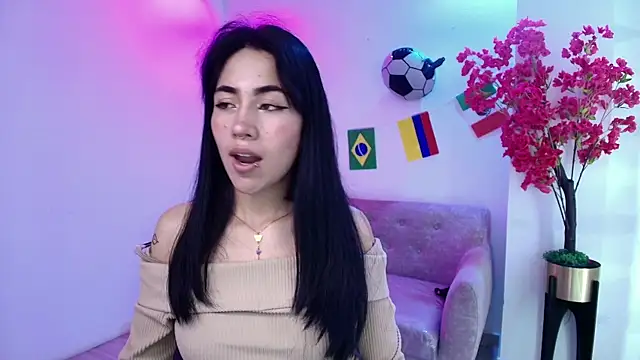rainy_doll - Rainy_doll's free webcam - UK Sex Cams