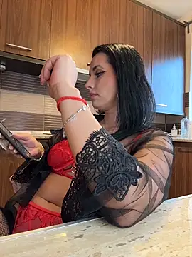 Hotmomcheckk_ webcam