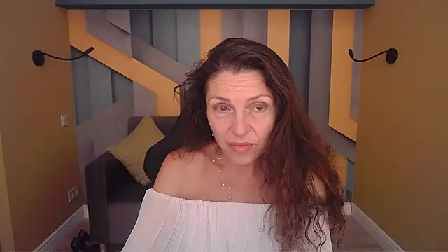 EllaLong webcam