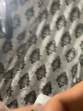 _adelle webcam