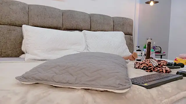 AlmaRose_ webcam