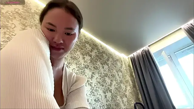 kamila_18_french webcam