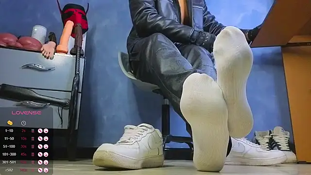 TomLover_12 webcam