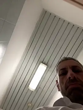 Ragahotitalia live sex cam