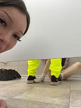 EliteBitch live sex cam
