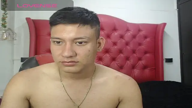 DominantBoy4 webcam