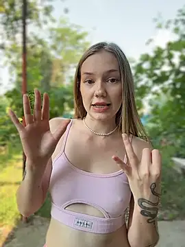 MilaMoone webcam