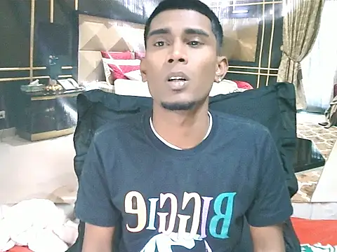 IndianThuggin webcam