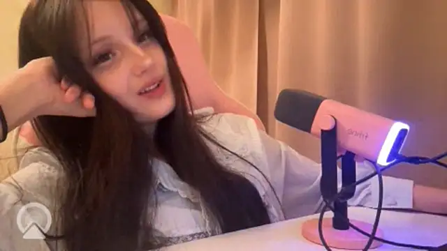 YunaVelour webcam