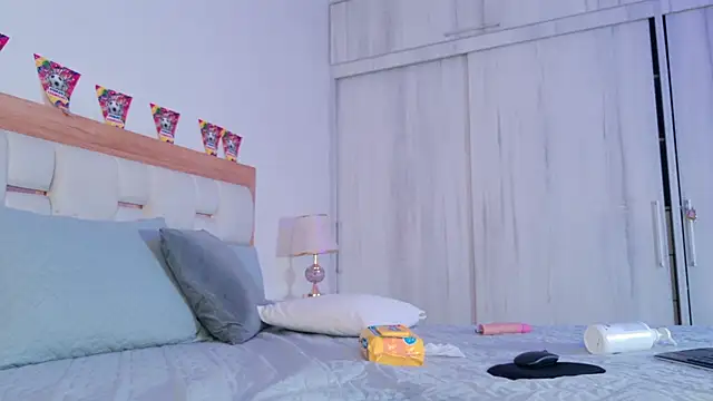 mia_hank Live Web Cam Show