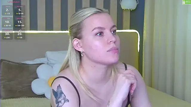 AmaliaBell webcam
