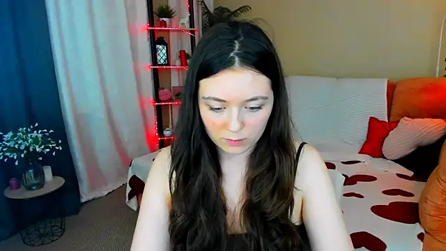 AlluringLookk webcam