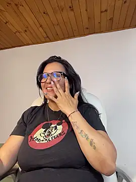 SWEETLILY18 webcam