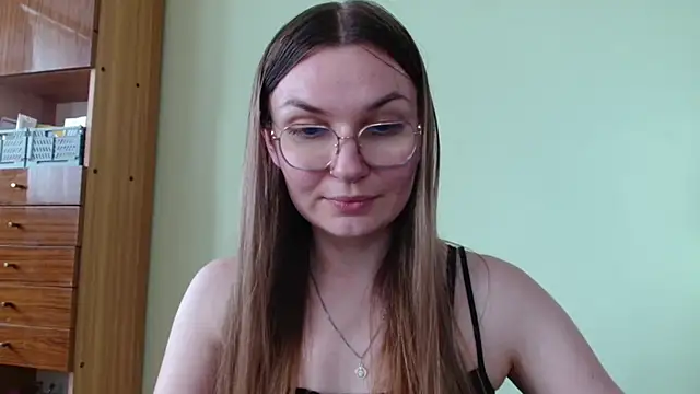 LooveELLYx live cam on StripChat