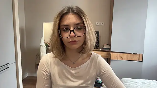 AnnaVelvetFire webcam