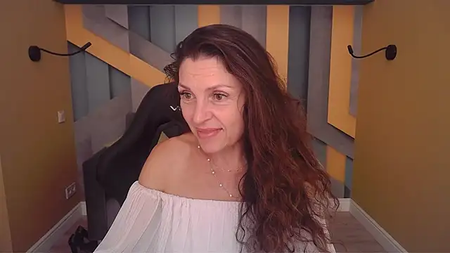 EllaLong webcam