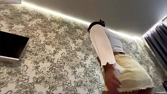 kamila_18_french webcam