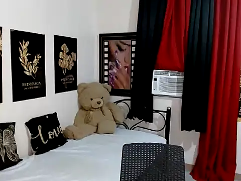 UrhotGoddess webcam