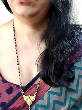 Yazhini-Cam