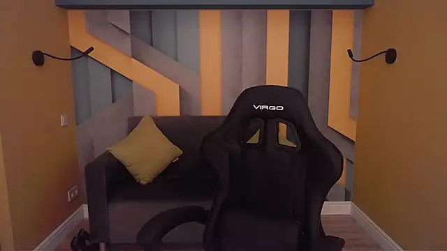 EllaLong webcam