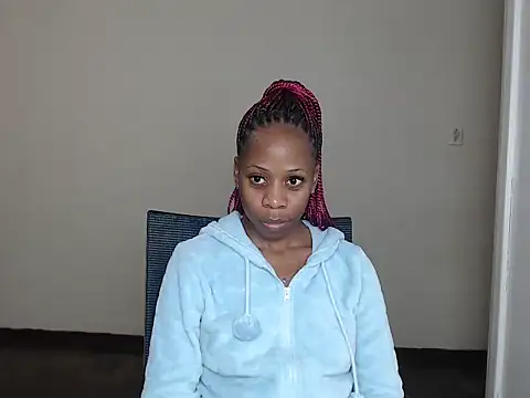 QUEENMANDYY webcam