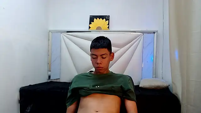 Liarr_ Live Web Cam Show