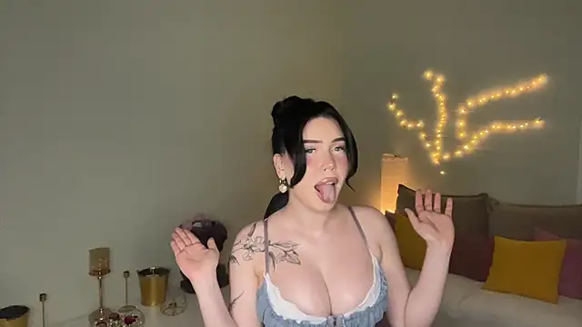 mistress_of_hearts webcam