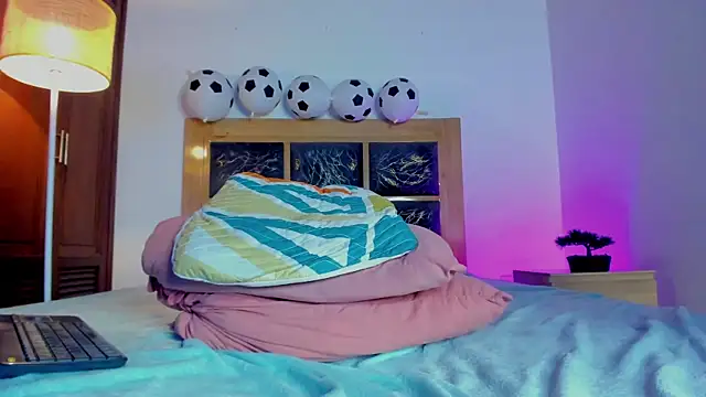 Zoe_sky1 webcam