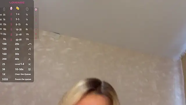 TanaDeschaine webcam