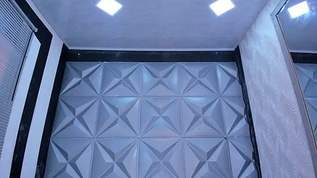 BustyGlow webcam