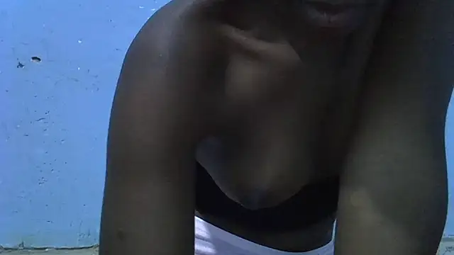 blackgal2 webcam