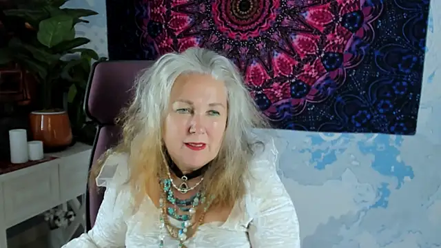 LilaMaharani webcam