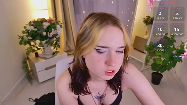 Oksi_Koxy webcam