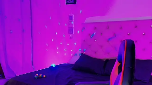 naomifire_ webcam
