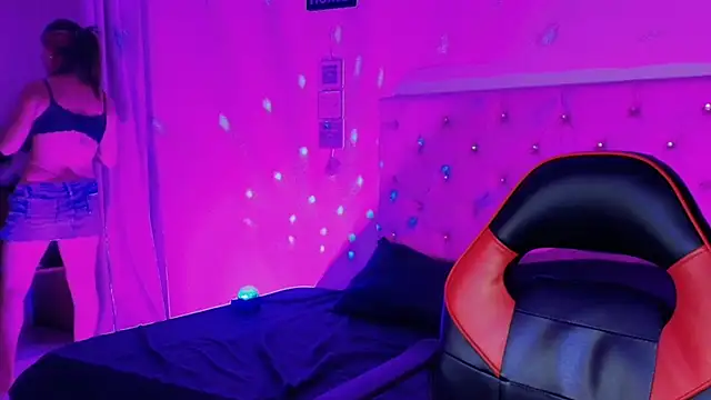naomifire_ webcam