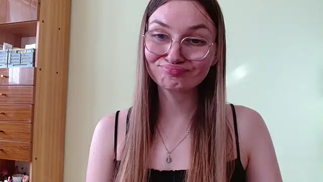 LooveELLYx webcam