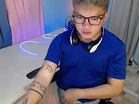 Fuckboii_intown webcam