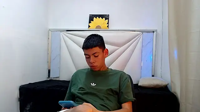 Liarr_ Live Web Cam Show