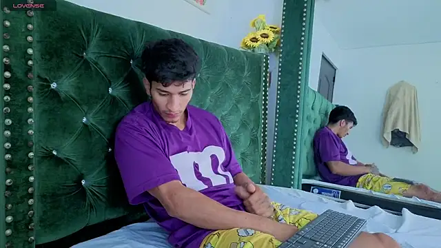 Zayn_Moretti webcam