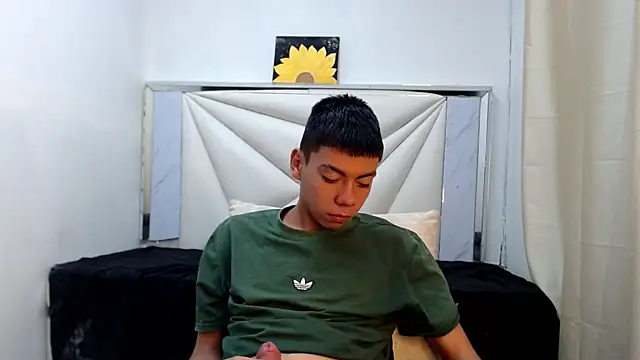 Liarr_ Live Web Cam Show