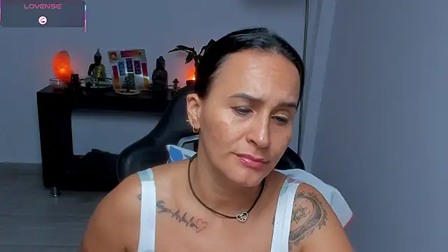 Sara_Charmy webcam