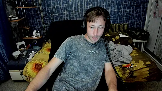 CuteBoy228 webcam