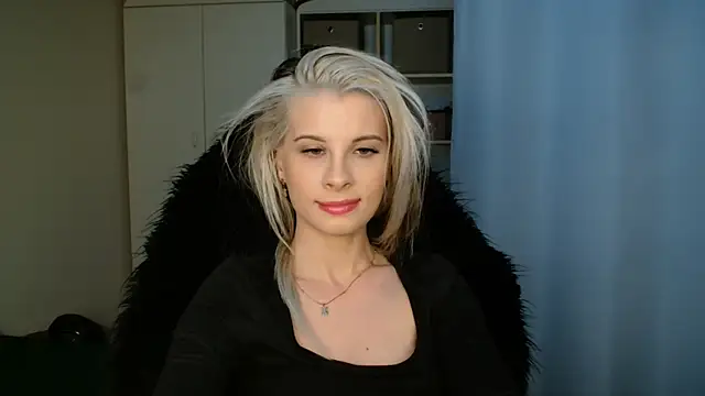 KristineGlow webcam