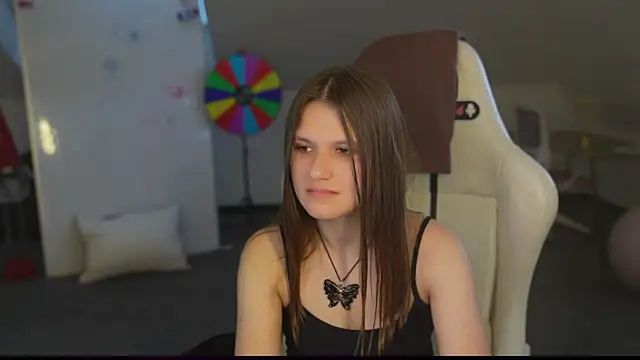 Monika_kiss054 webcam