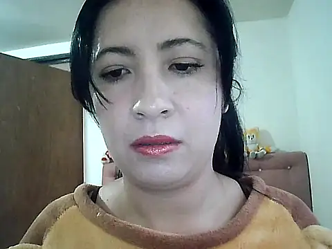 Chiquilove27 webcam