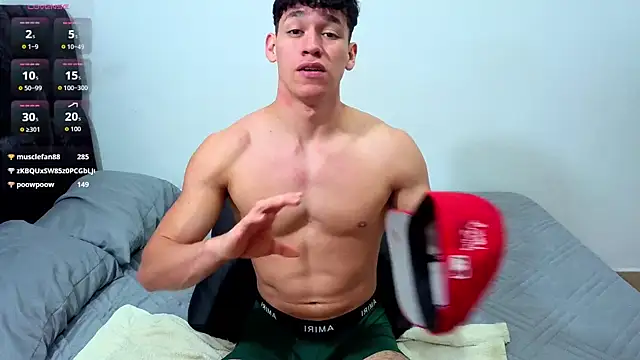 Luke_Muscle webcam
