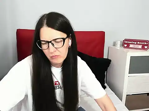NadiaXlove webcam
