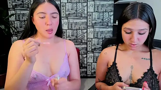 Isa_And_Natasha webcam