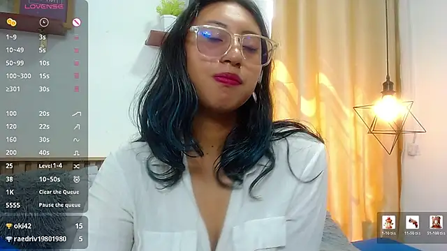 Violet_2003 webcam