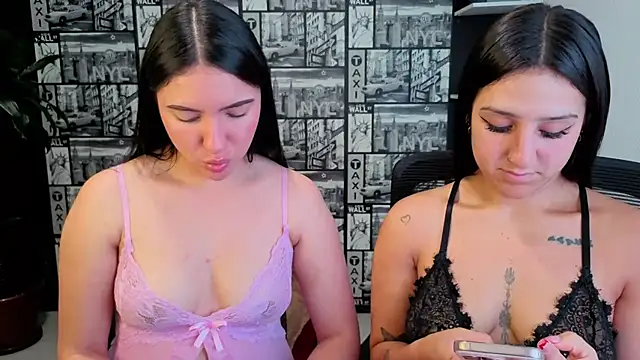 Isa_And_Natasha webcam
